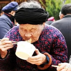 欢度重阳 情暖夕阳——正南昆开展重阳节活动